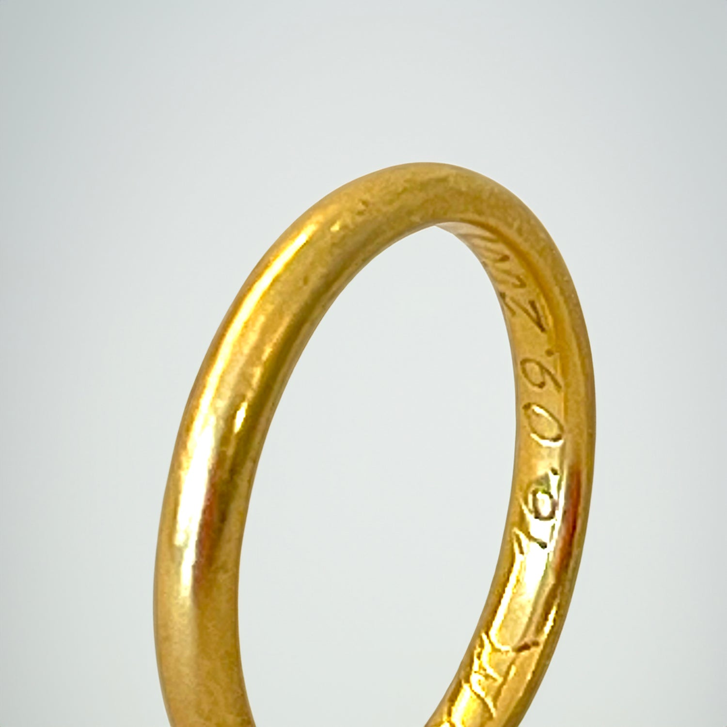 Bubbles Engagement Ring by Alexandra Baum  & Classic Wedding Rings by Gudrun Hillmann