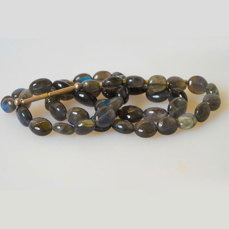 Labradorite with white gold closure